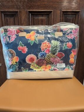 Consuela NWT Cruise Big Breezy Tote Plus Bonus Consuela Shopping/Dust bag